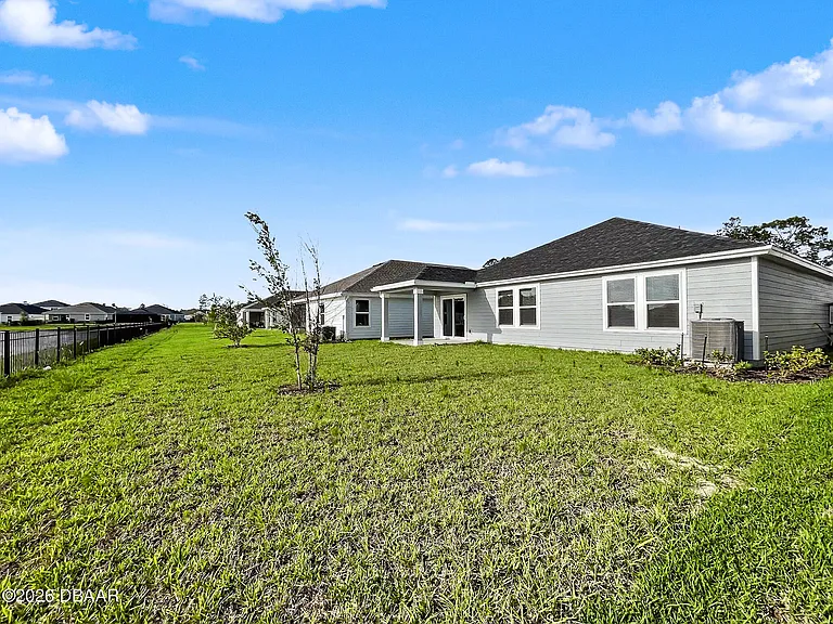 55 Signet Cir — Photo 3