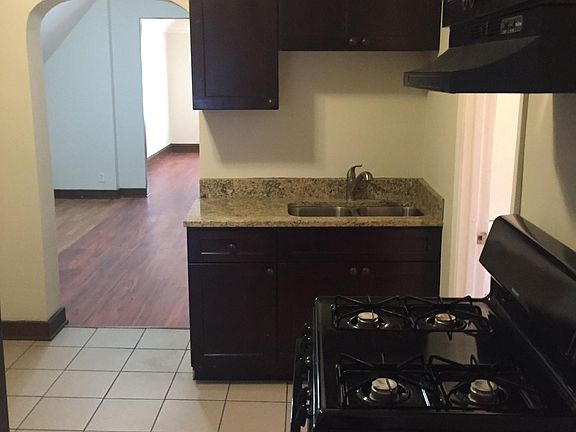 4th image of 851 N Monticello Ave #1