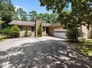 1015 Coral Reef Dr, New Bern, NC 28560
