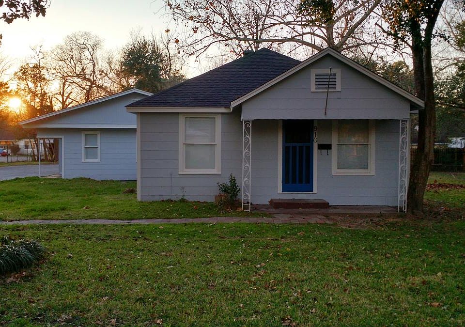 Charming house in downtown Alvin