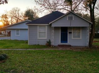 910 S Hill St, Alvin, TX 77511