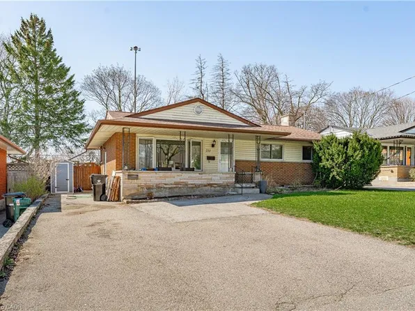 211 Dixon St, Kitchener, ON N2G 3E8