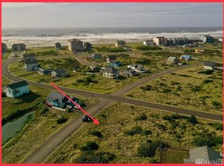 1402 N Jetty Ave, Ocean Shores, WA 98569