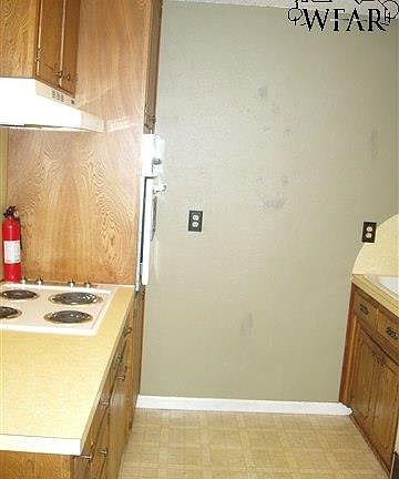 3rd image of 2903 Featherston Ave