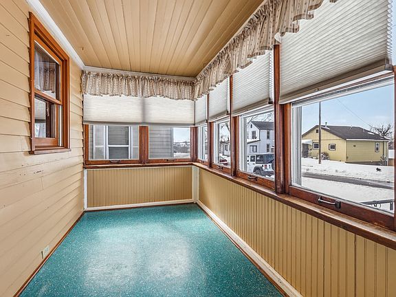 2nd image of 266 Beecher St