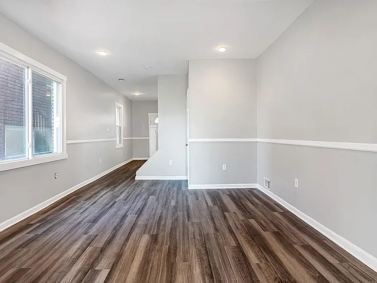 121 Dilworth St — Photo 3