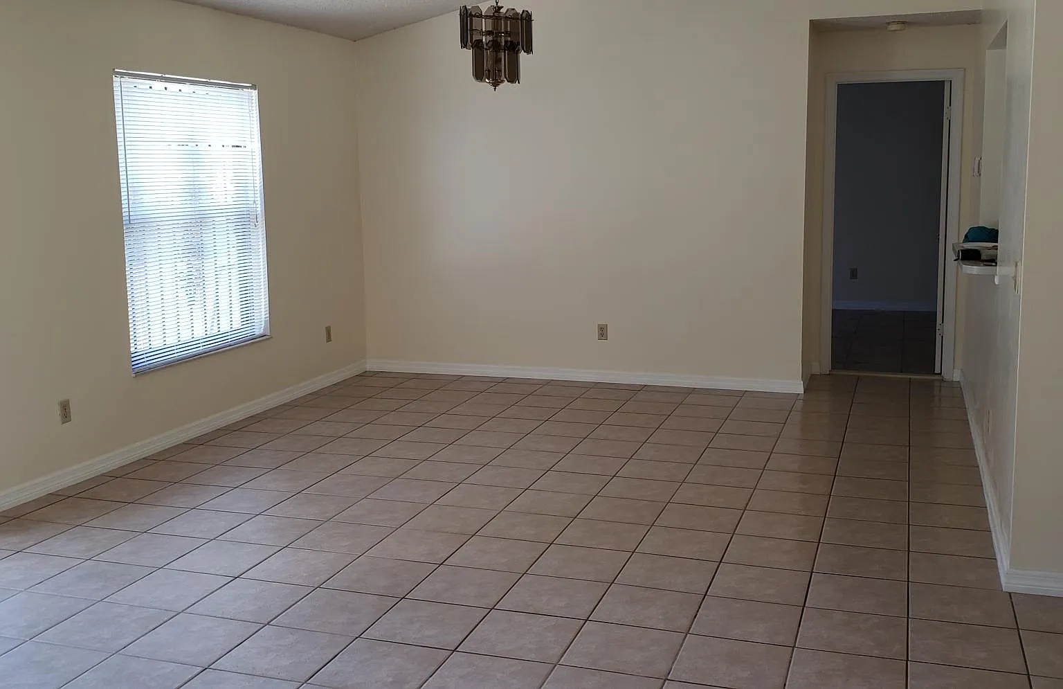 3 bed, 1800 sqft, $2,375 — Photo 3