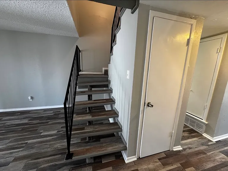 6329 Walraven Cir #6329 — Photo 7