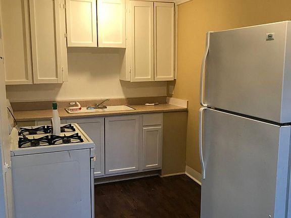 5th image of 1605 Avenue E APT 1