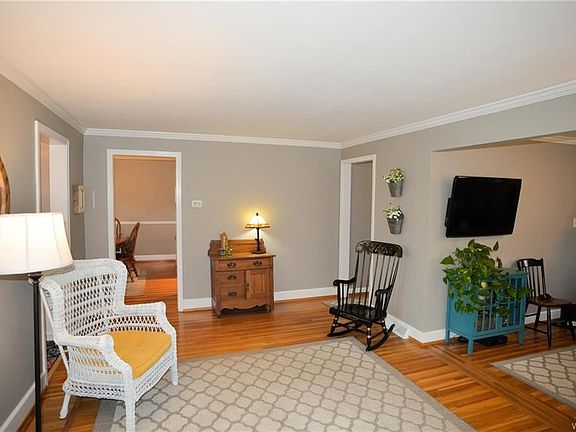 3rd image of 172 Highland Dr