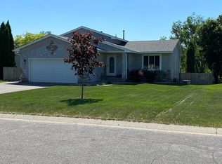 8102 Jeffery Ln S, Cottage Grove, MN 55016