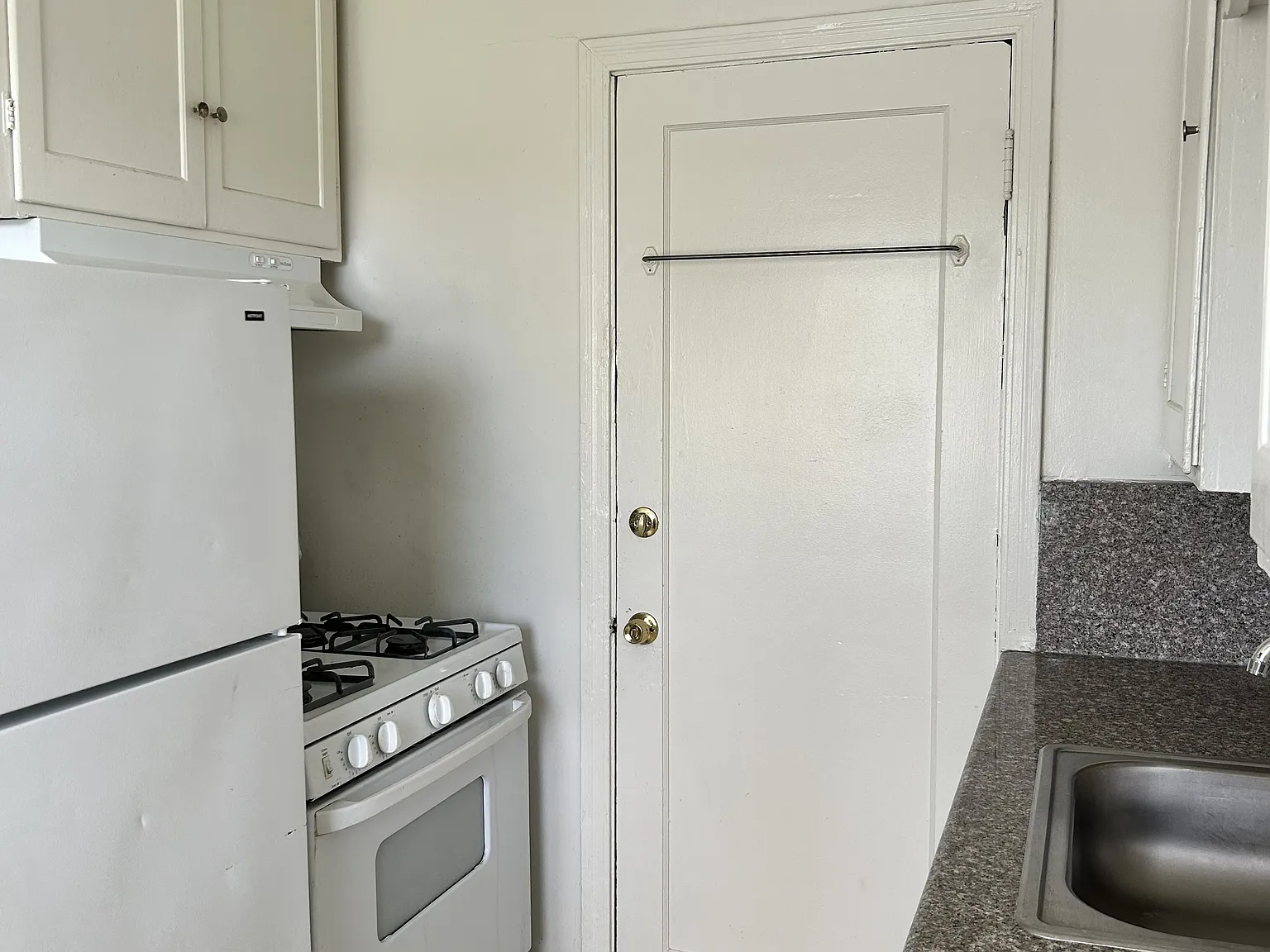 Studio, $1,700 — Photo 1
