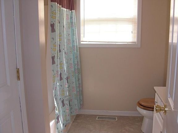 3rd image of 101 Devin Close Ct