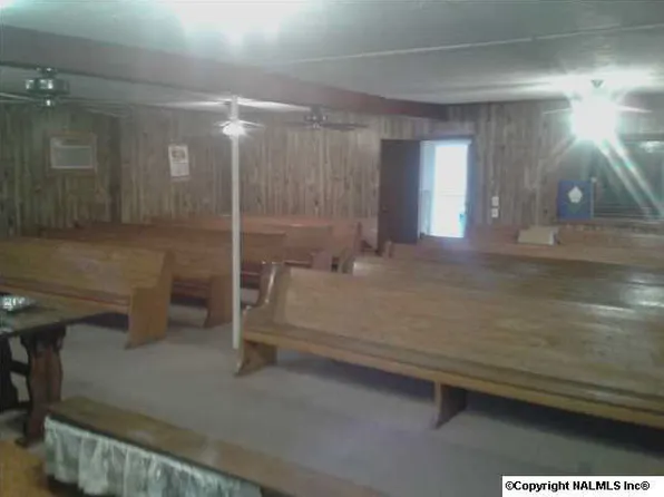 312 3rd Ave NW, Arab, AL 35016