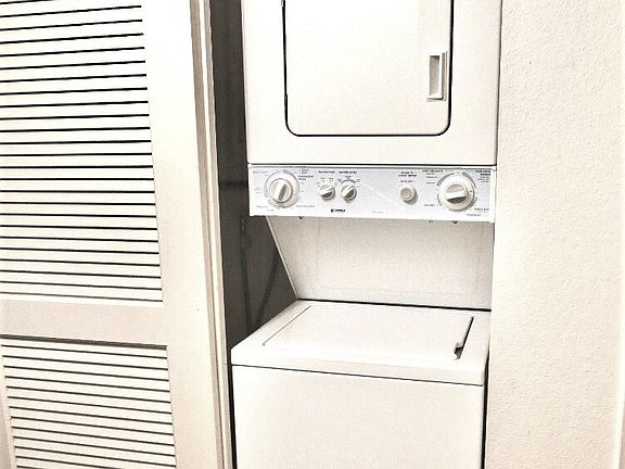 5th image of 4532 36th St APT 4