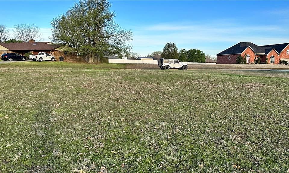 2nd image of Wilshire Dr Lot 4