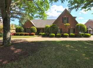 2274 Lake Page Dr, Collierville, TN 38017