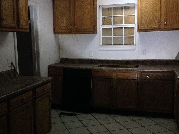5th image of 715 Arlington Ave