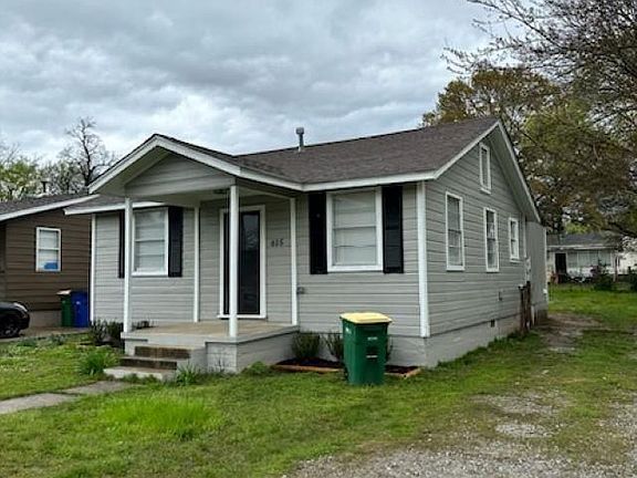 2nd image of 615 W 46th St