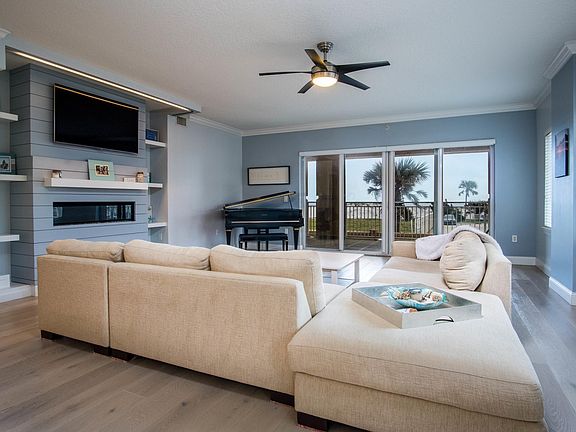 Ocean Room / Family Room