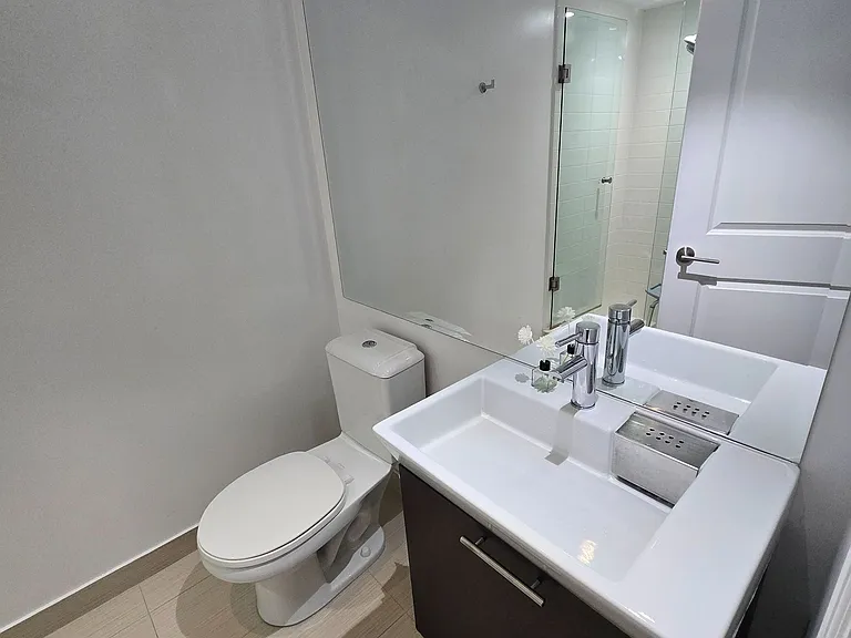 386 Yonge St #3404 — Photo 5