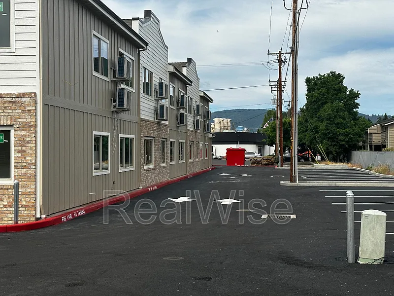 1 bed, 1.0 bath, $1,150 — Photo 2