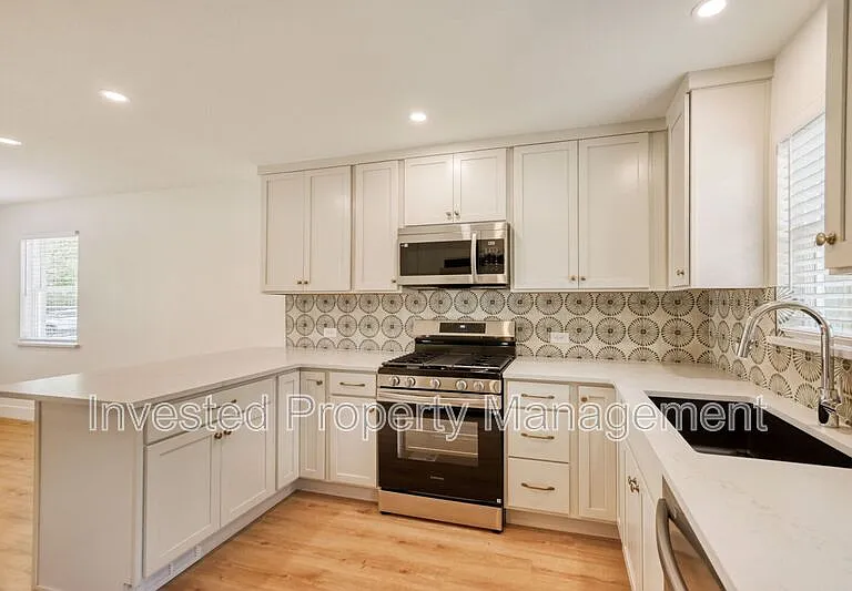 3641 N Josephine St — Photo 6