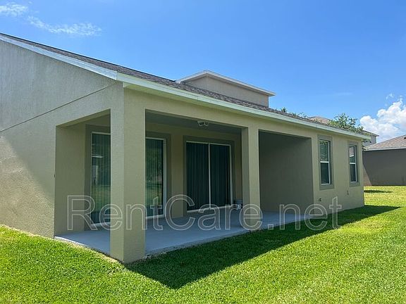 3rd image of 15153 Driftwood Bend St