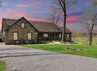 15 River Valley Rnch, White Heath, IL 61884