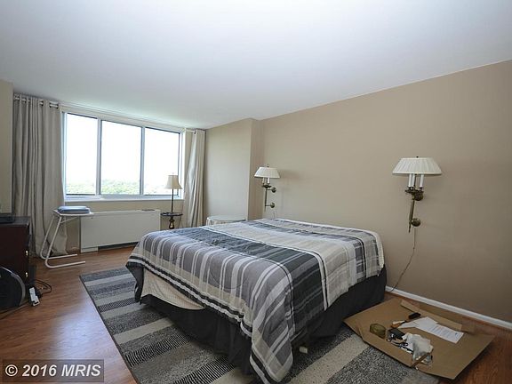 Bedroom (Master)