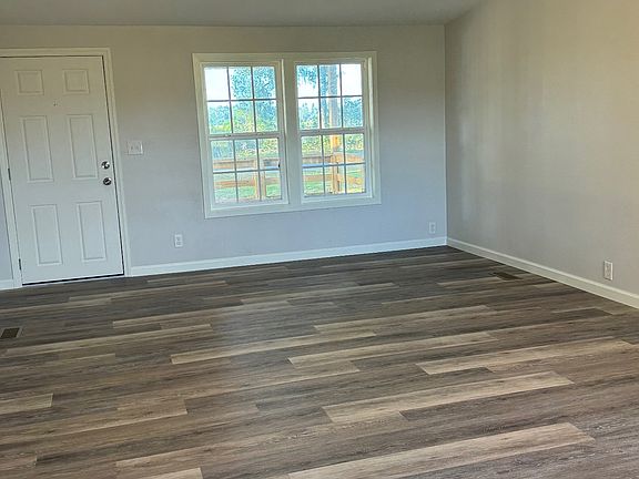 4th image of 815 NW County Road 260