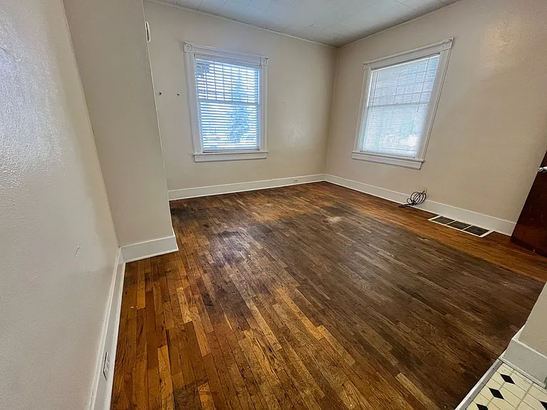 409 N. Cascade Avenue — Photo 5