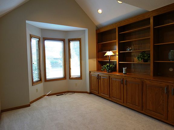 5th image of 150 Briarbend Blvd