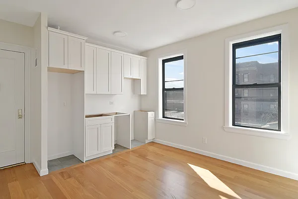 Rented by Cooper & Cooper Real Estate | media 8