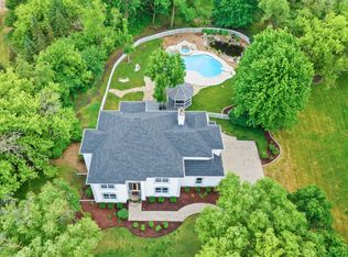 5N871 Westwood Ln, St Charles, IL 60175