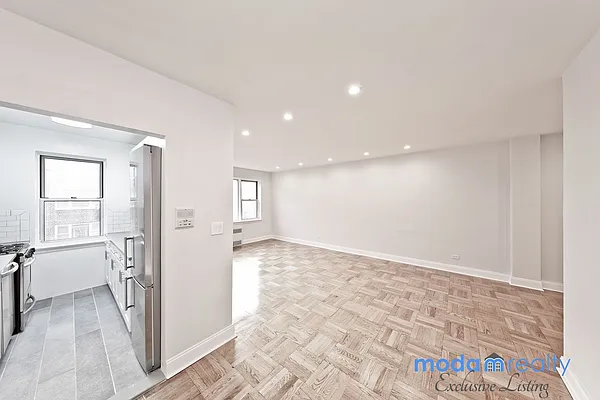 Sold by Moda Realty | media 6