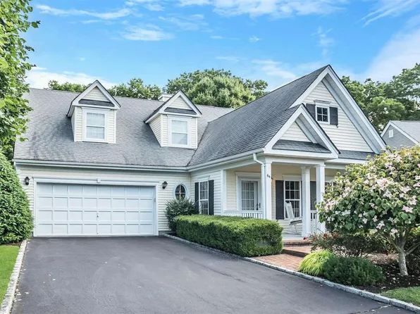 64 Golden Spruce Drive #64, Calverton, NY 11933