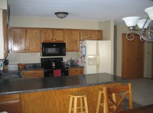 949 40th St NW, Rochester, MN 55901