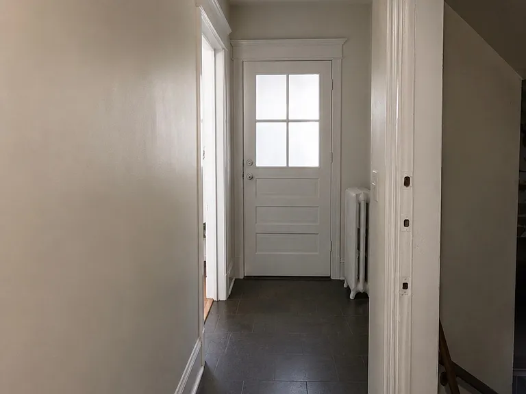 363 Victory Blvd — Photo 3