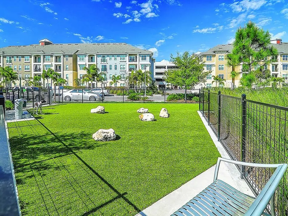 873 Ibis Walk Pl N