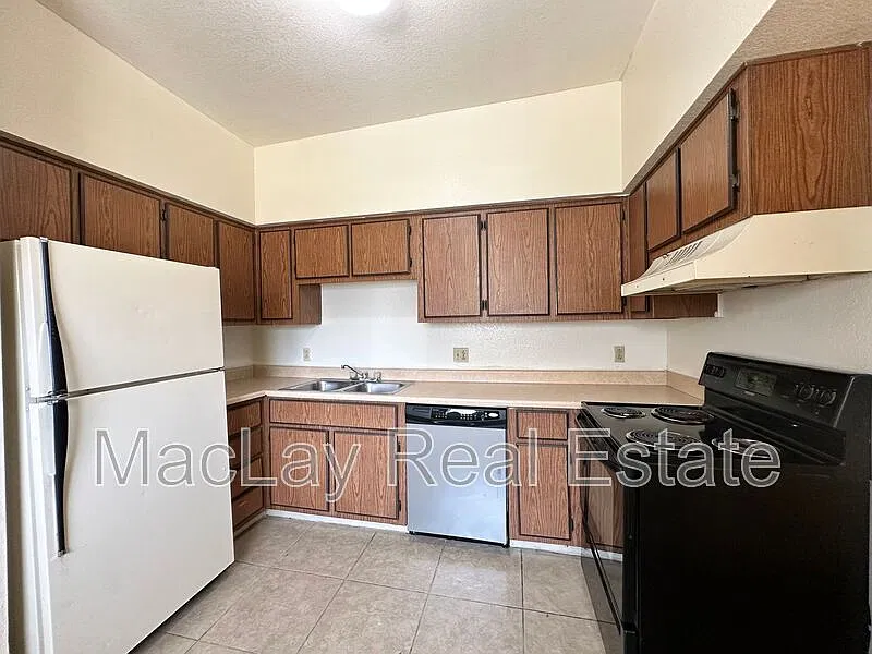1 bed, 1.0 bath, 650 sqft, $795 — Photo 3