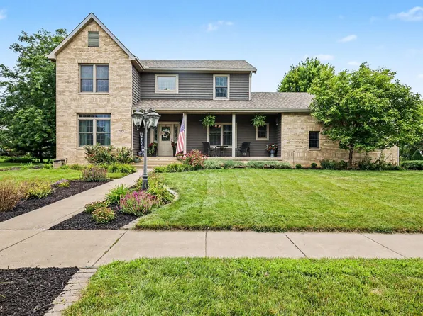 1352 Diamond Blvd, Valparaiso, IN 46385