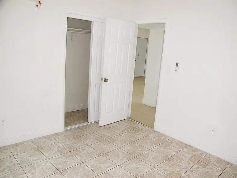 340 NW 6th St — Photo 10