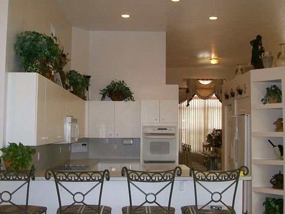 2nd image of 6651 NW 41st St