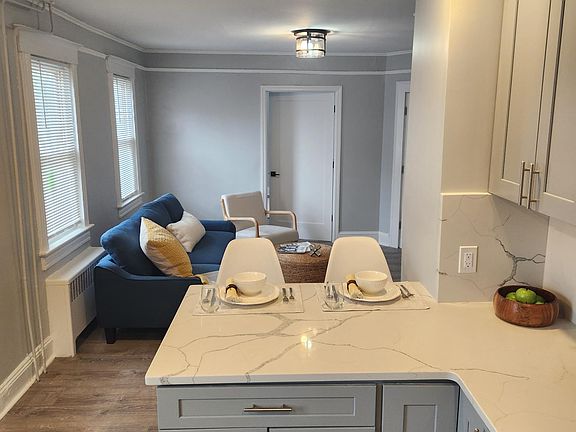 5th image of 156 Cleveland Ave APT 2