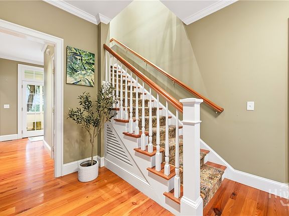 5th image of 52 Magnolia Lane
