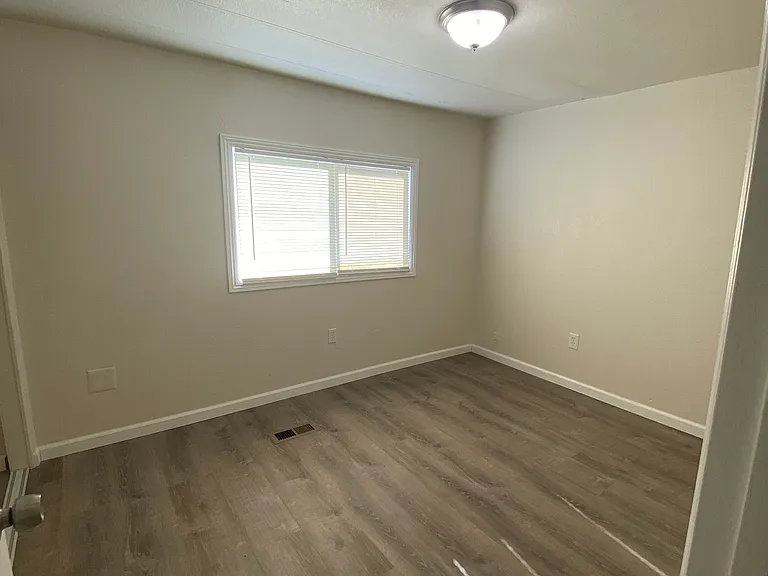 14209 Pearl St — Photo 2