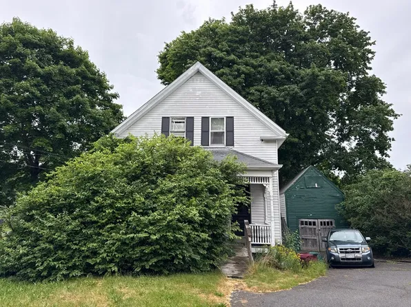 76 Oak St, Middleboro, MA 02346
