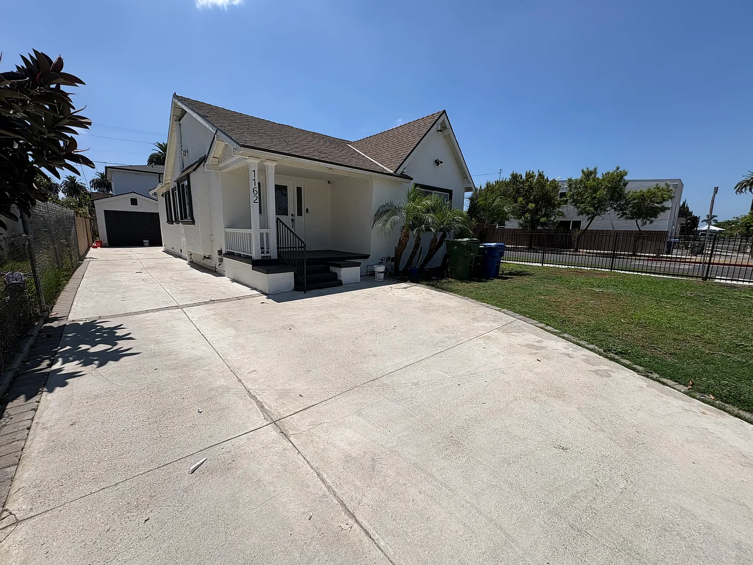 3 bed, 1182 sqft, $3,800 — Photo 4