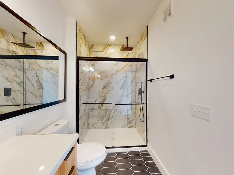 911 Park Ave #250 — Photo 6